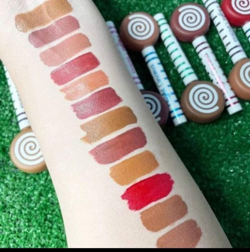 ⁦Lollipop matte liquid lipgloss might cinema درجه209⁩ - الصورة ⁦4⁩